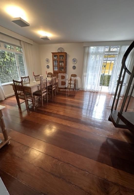 Casa de 7 quartos no Cosme Velho