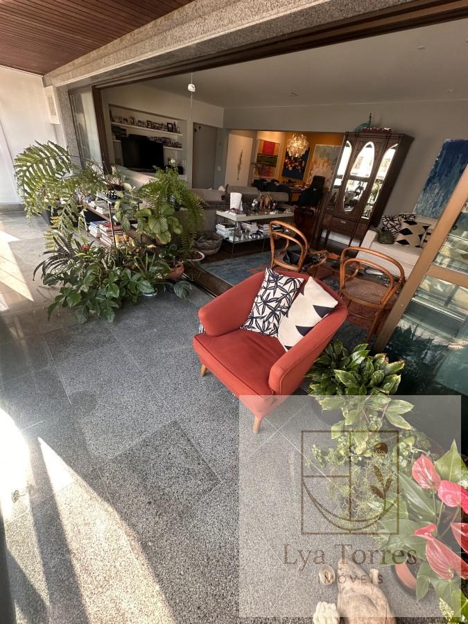 Apartamento de 4 quartos na Lagoa