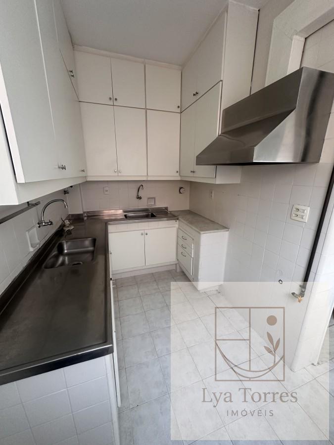Apartamento de 4 quartos no Leblon