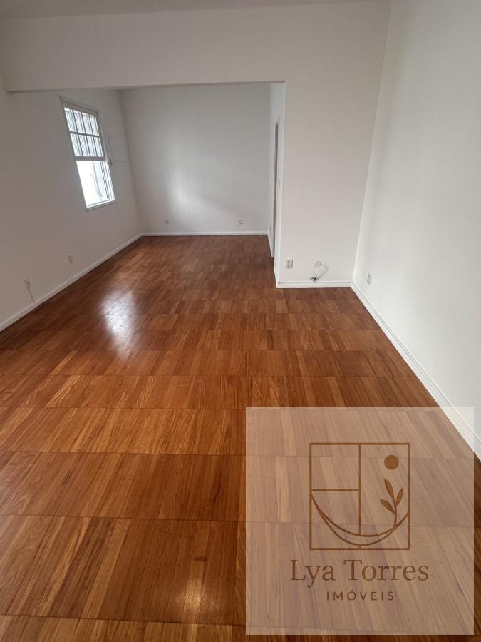 Apartamento de 4 quartos no Leblon