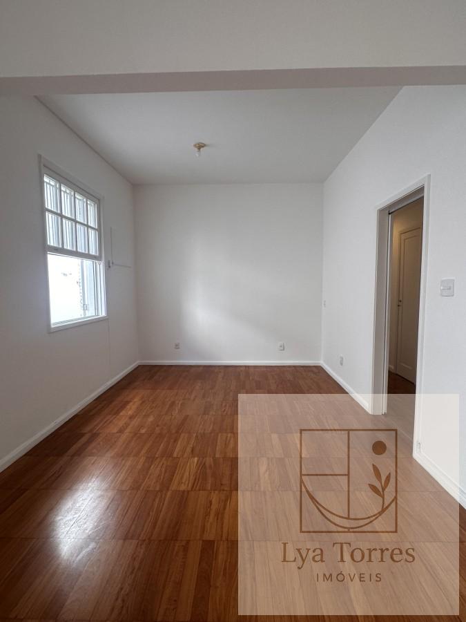 Apartamento de 4 quartos no Leblon