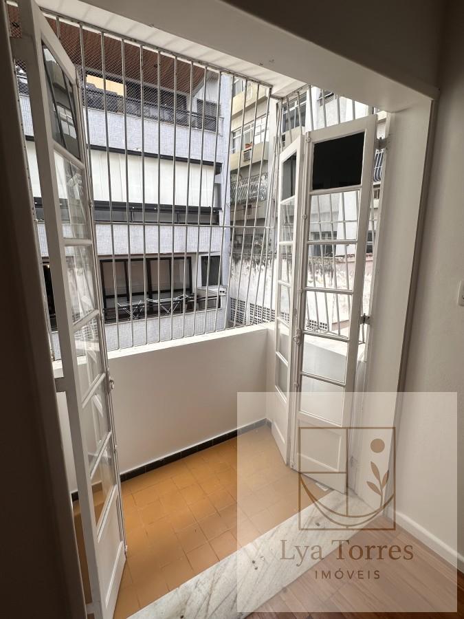 Apartamento de 4 quartos no Leblon