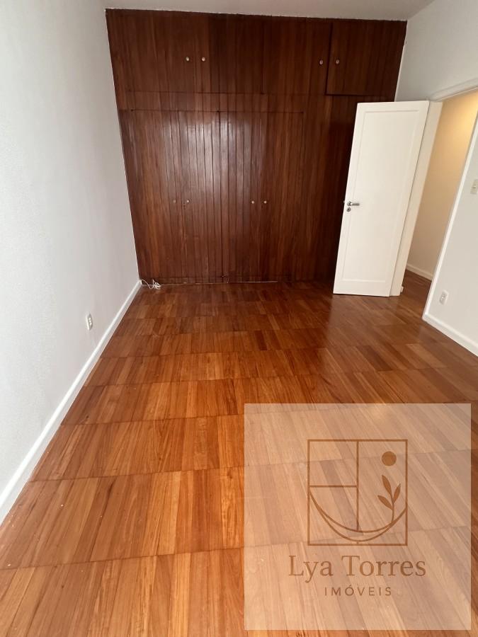 Apartamento de 4 quartos no Leblon