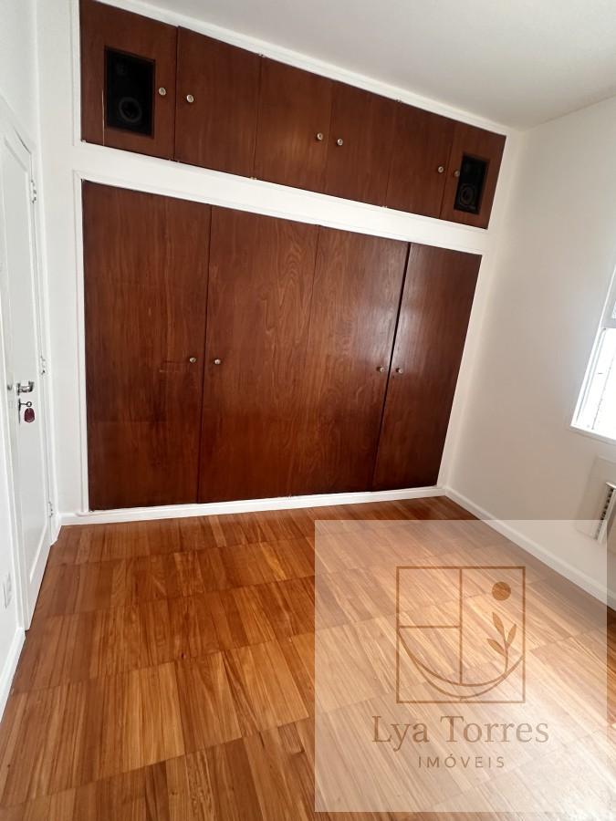 Apartamento de 4 quartos no Leblon