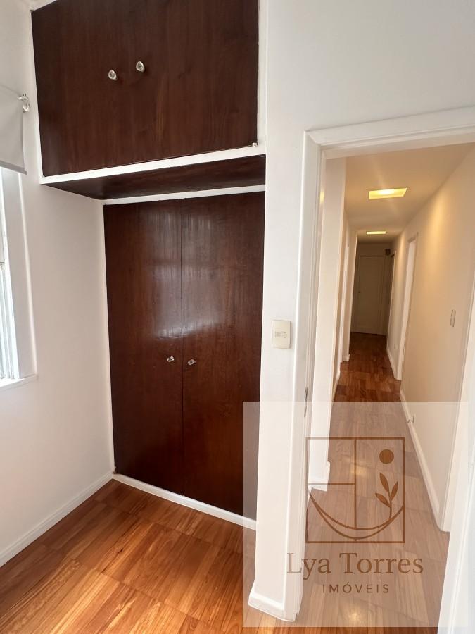 Apartamento de 4 quartos no Leblon