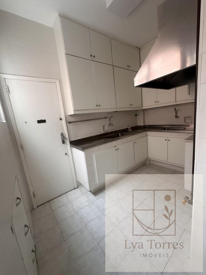 Apartamento de 4 quartos no Leblon