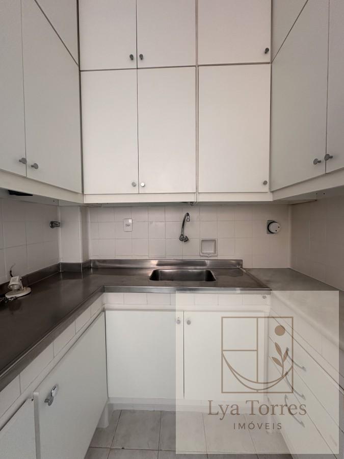 Apartamento de 4 quartos no Leblon