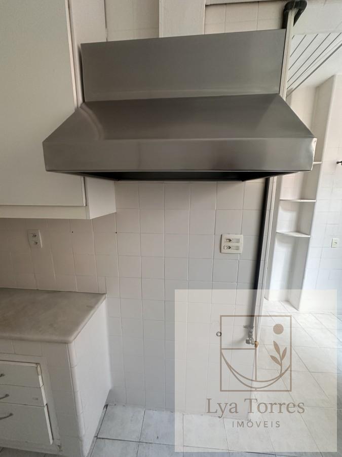 Apartamento de 4 quartos no Leblon