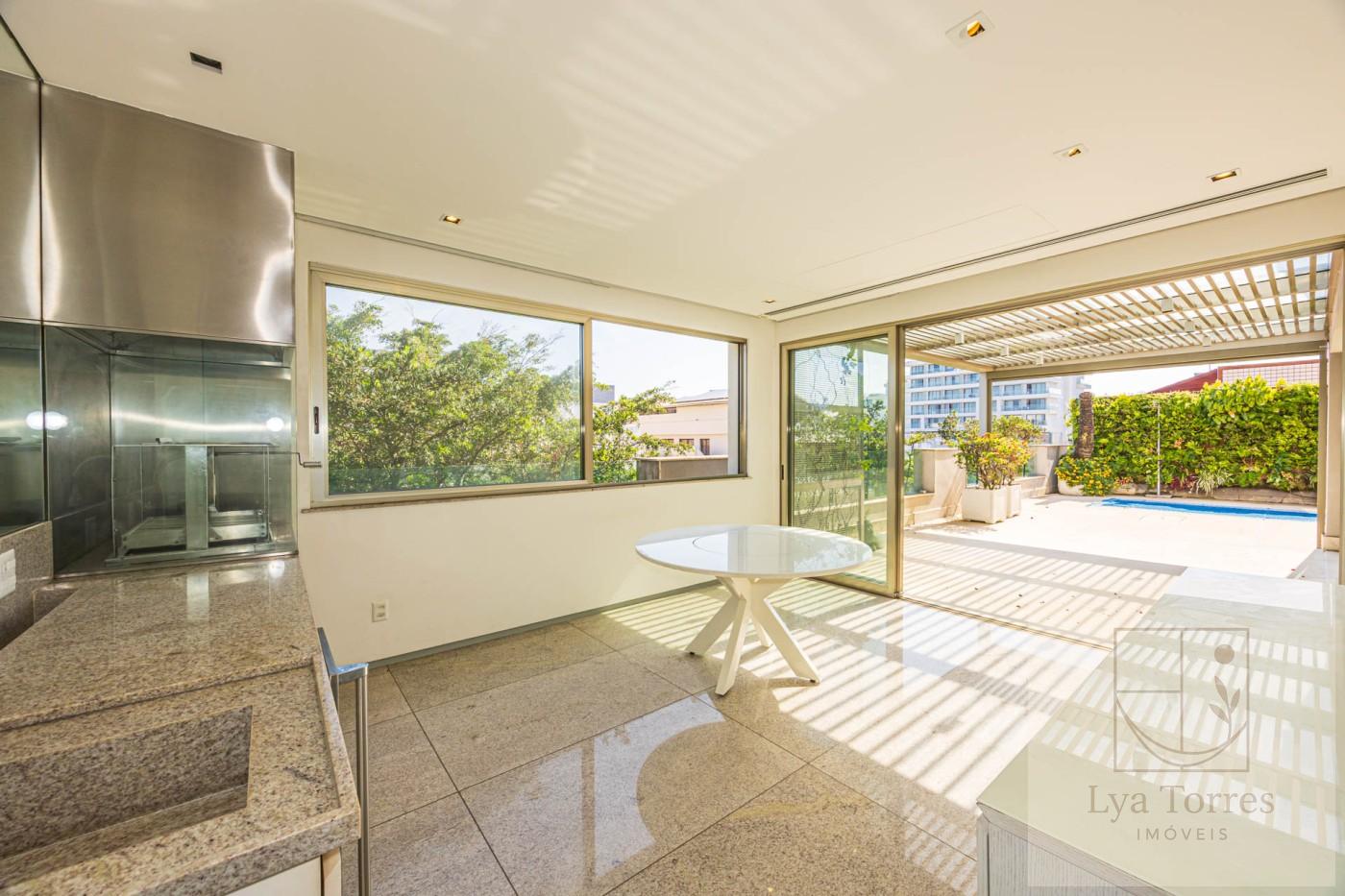 Cobertura de 4 quartos na Barra da Tijuca