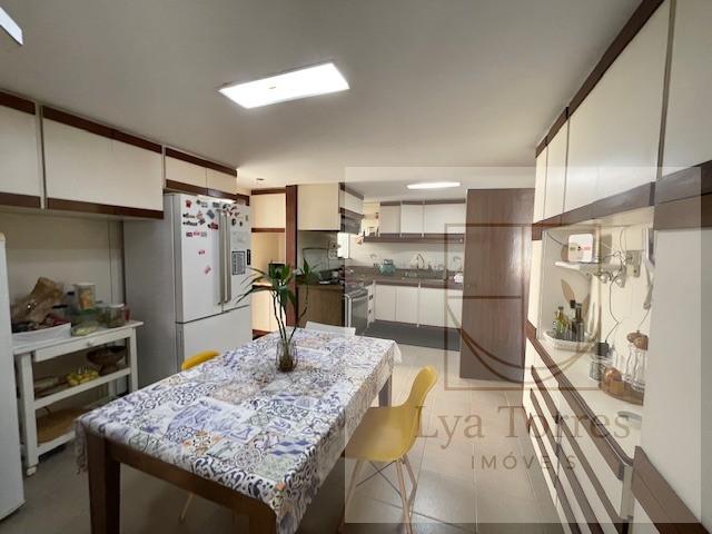 Apartamento de 5 quartos no Leblon