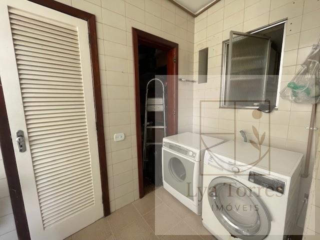 Apartamento de 5 quartos no Leblon