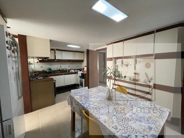 Apartamento de 5 quartos no Leblon