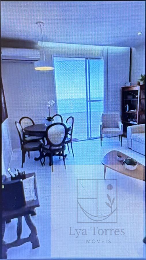 Apartamento de 2 quartos em Copacabana