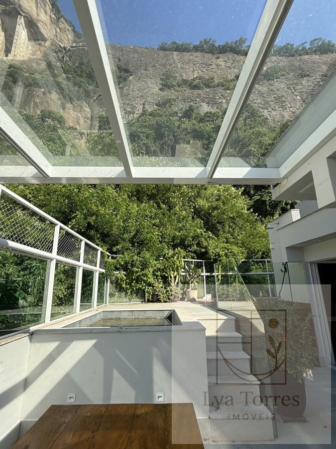 Cobertura de 3 quartos na Lagoa