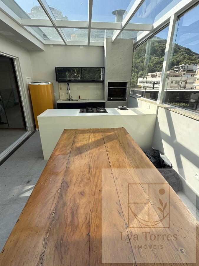 Cobertura de 3 quartos na Lagoa