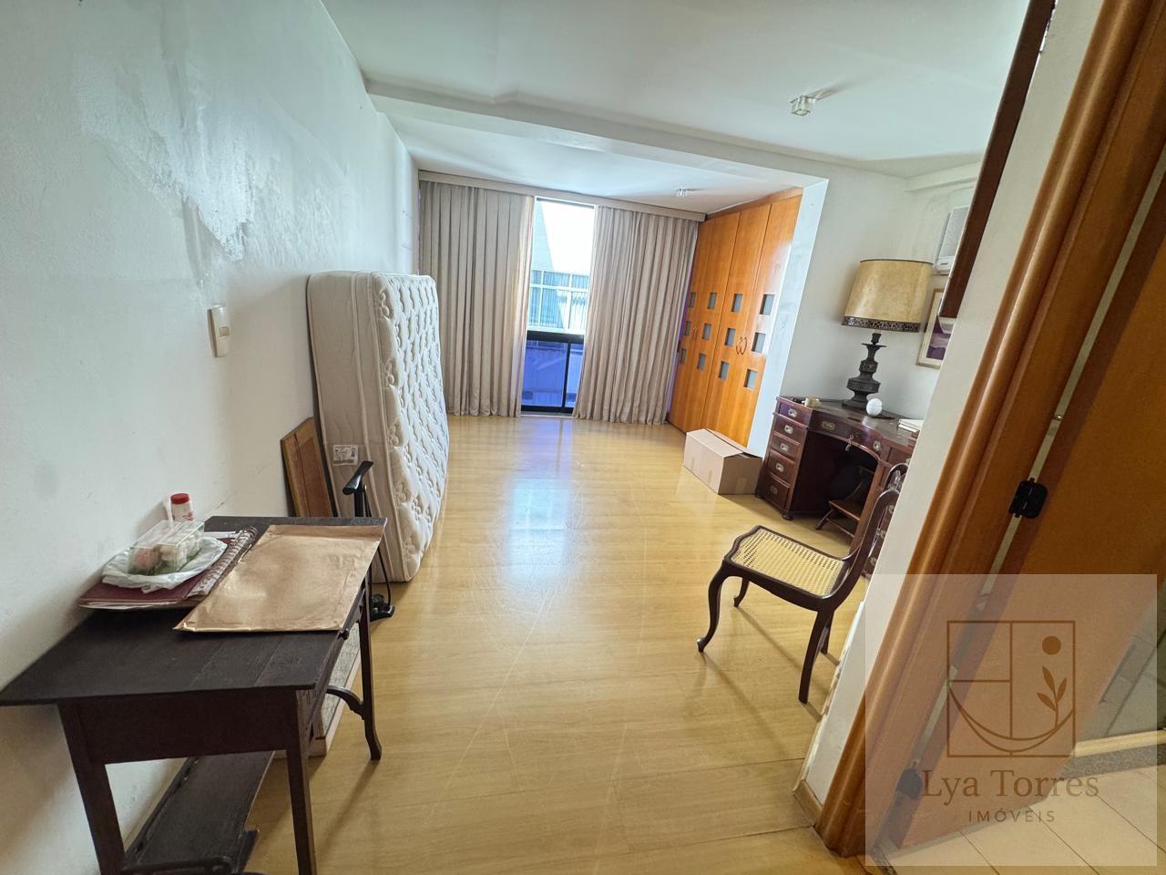 Apartamento de 3 quartos no Leblon