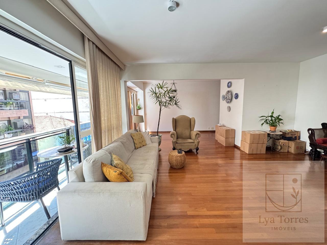 Apartamento de 3 quartos no Leblon