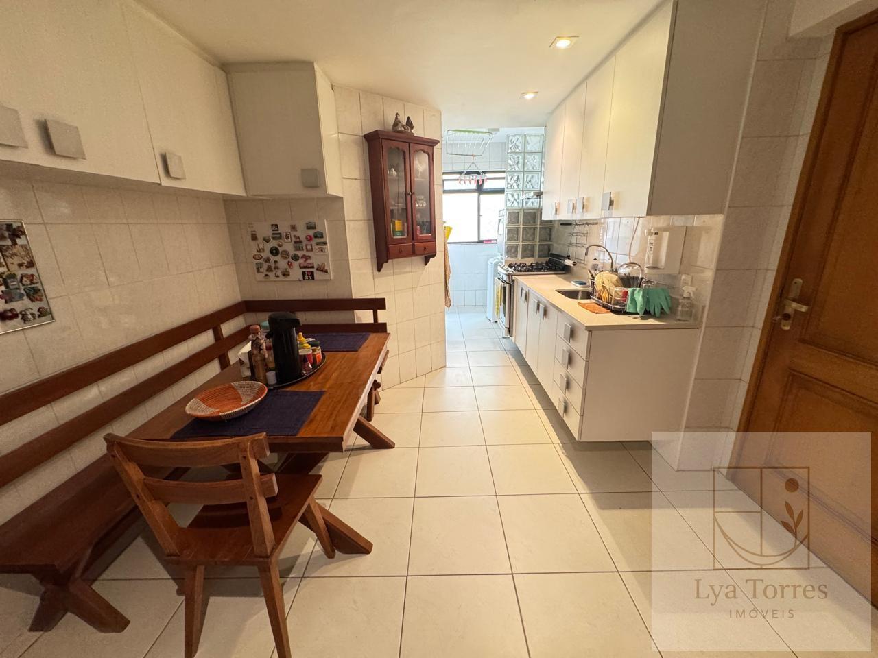 Apartamento de 3 quartos no Leblon