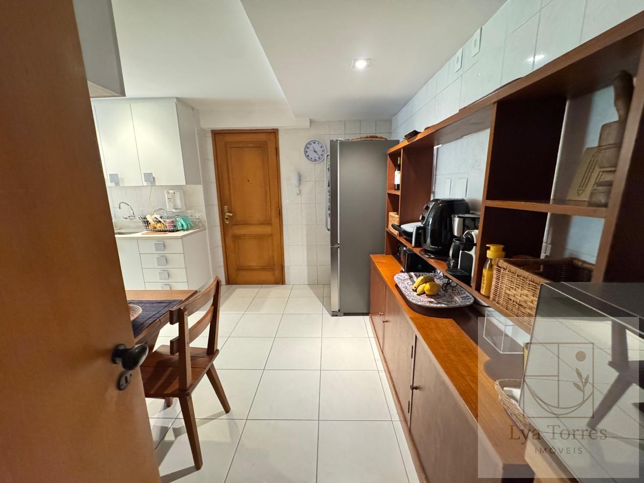 Apartamento de 3 quartos no Leblon