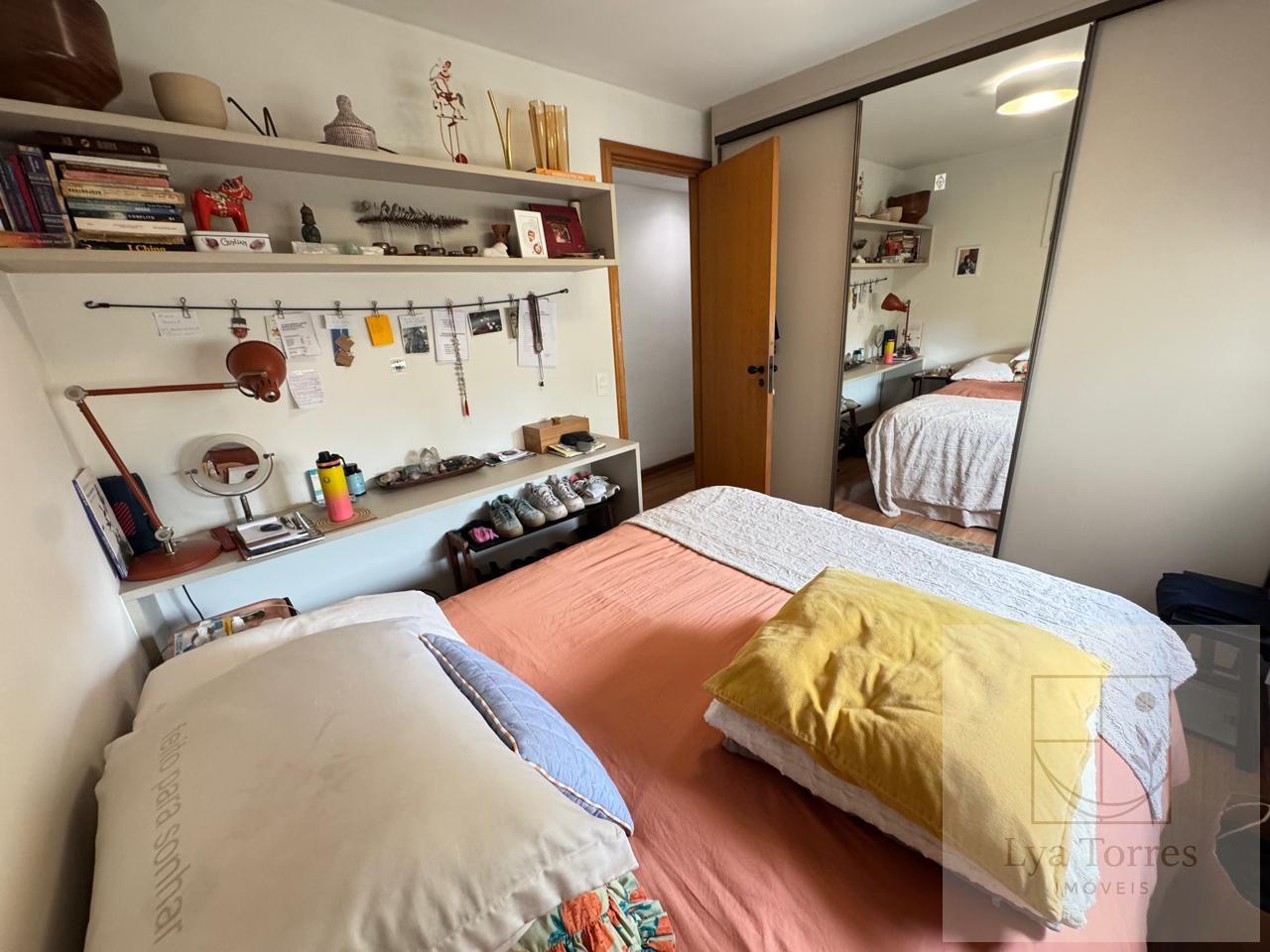 Apartamento de 3 quartos no Leblon
