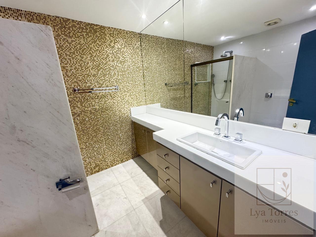 Apartamento de 3 quartos no Leblon