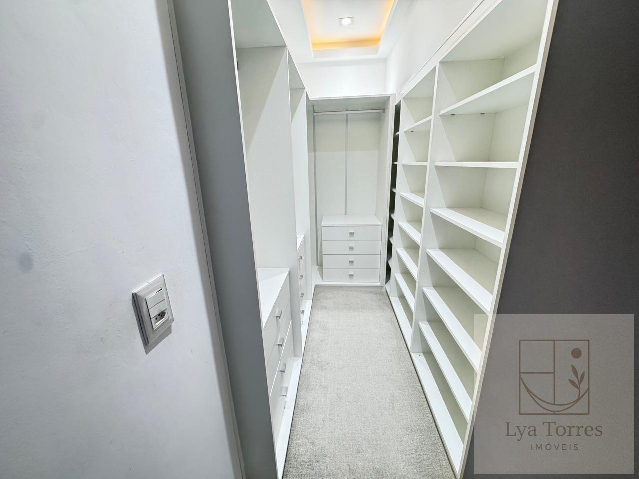 Apartamento de 3 quartos no Leblon