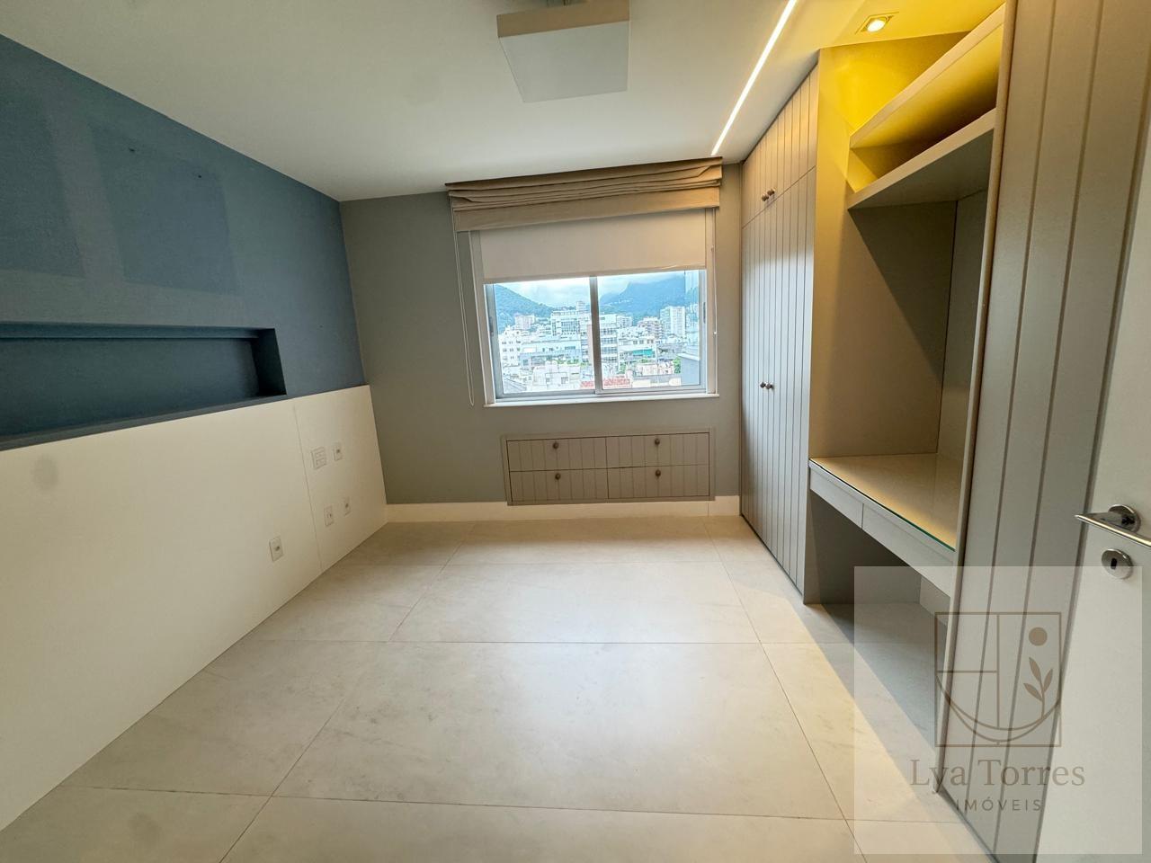 Apartamento de 3 quartos no Leblon