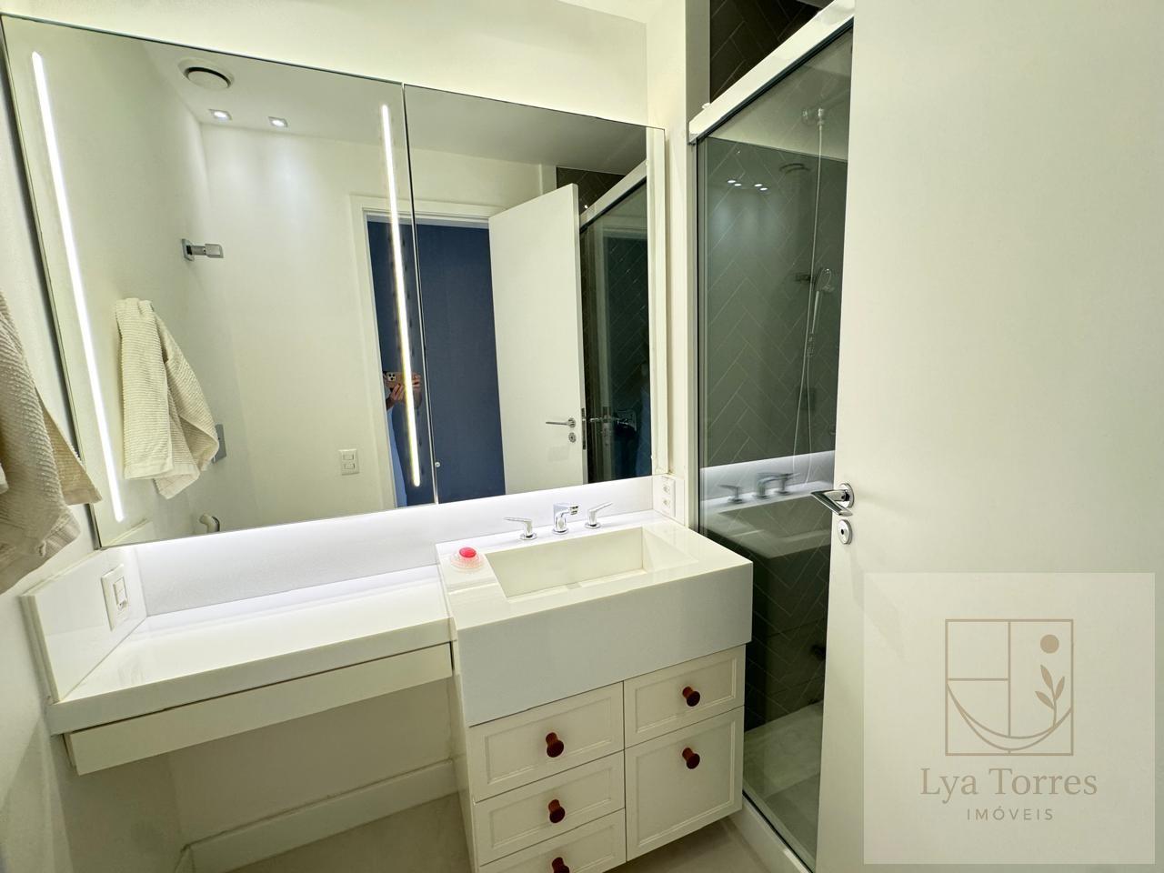 Apartamento de 3 quartos no Leblon
