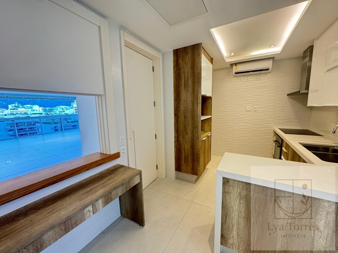 Apartamento de 3 quartos no Leblon