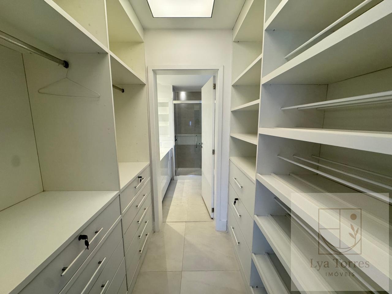 Apartamento de 3 quartos no Leblon