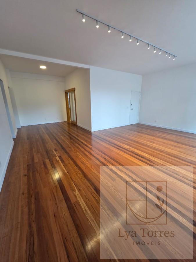 Apartamento de 3 quartos no Leblon
