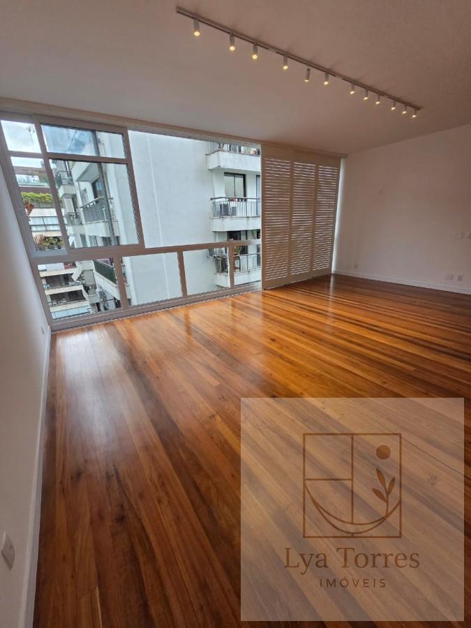 Apartamento de 3 quartos no Leblon