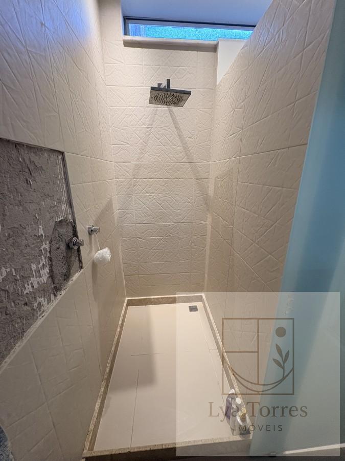 Cobertura de 3 quartos no Leblon