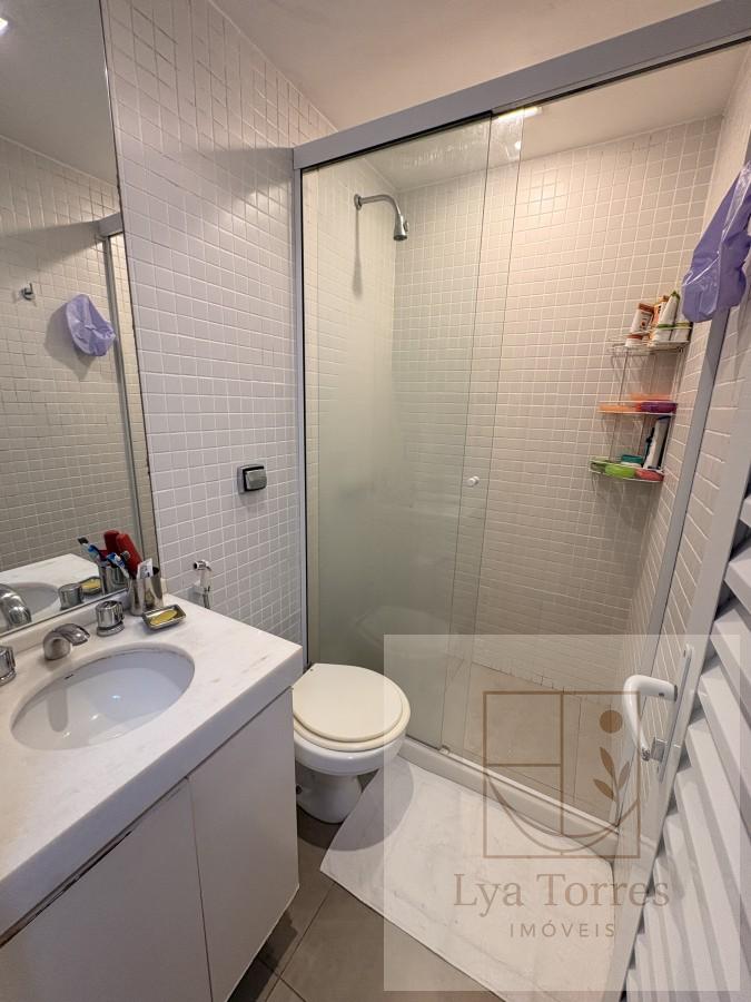 Cobertura de 3 quartos no Leblon