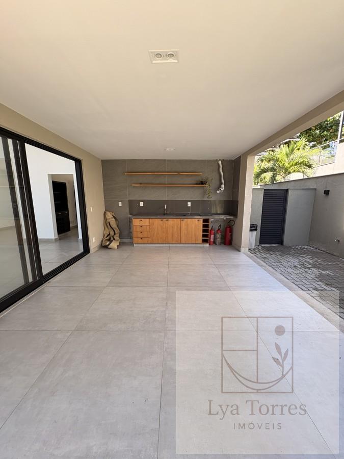 Casa de 4 quartos na Barra da Tijuca