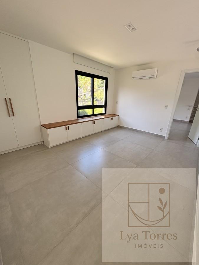 Casa de 4 quartos na Barra da Tijuca