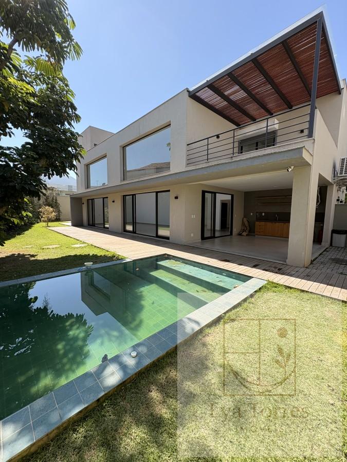 Casa de 4 quartos na Barra da Tijuca