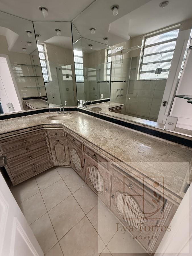 Apartamento de 2 quartos em Copacabana