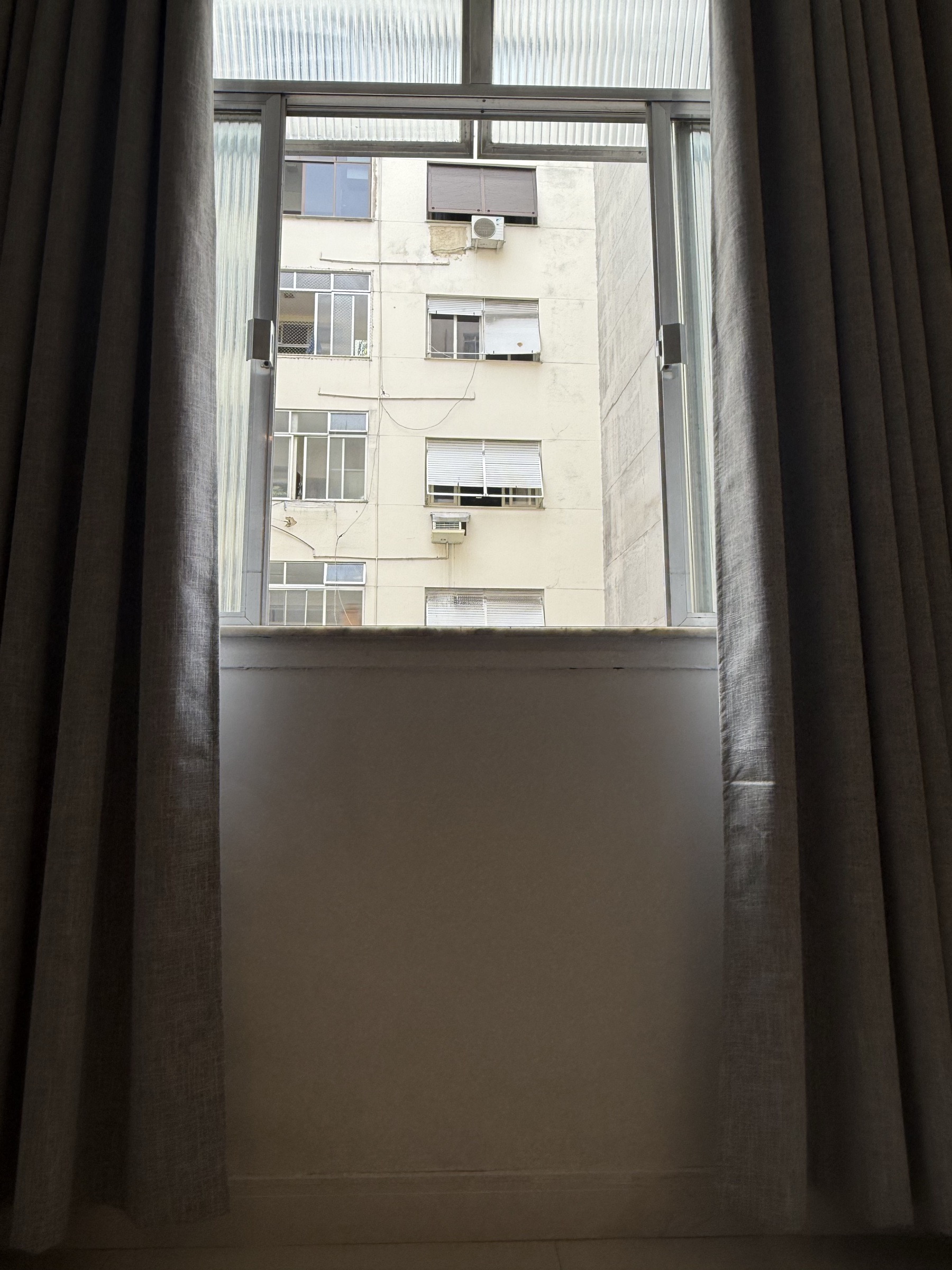 Apartamento de 2 quartos em Copacabana, porteira fechada