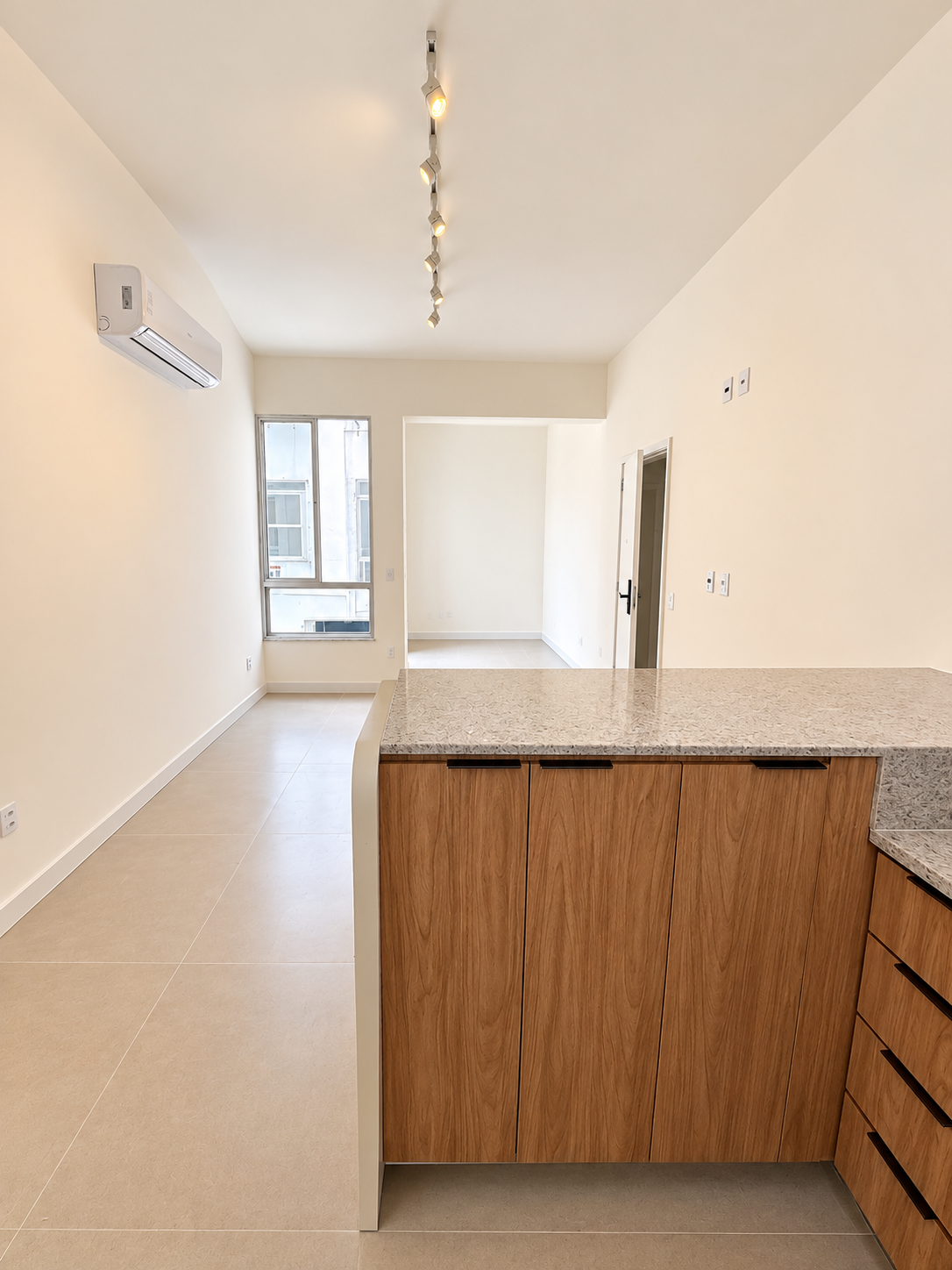 Apartamento de 2 quartos no Leblon