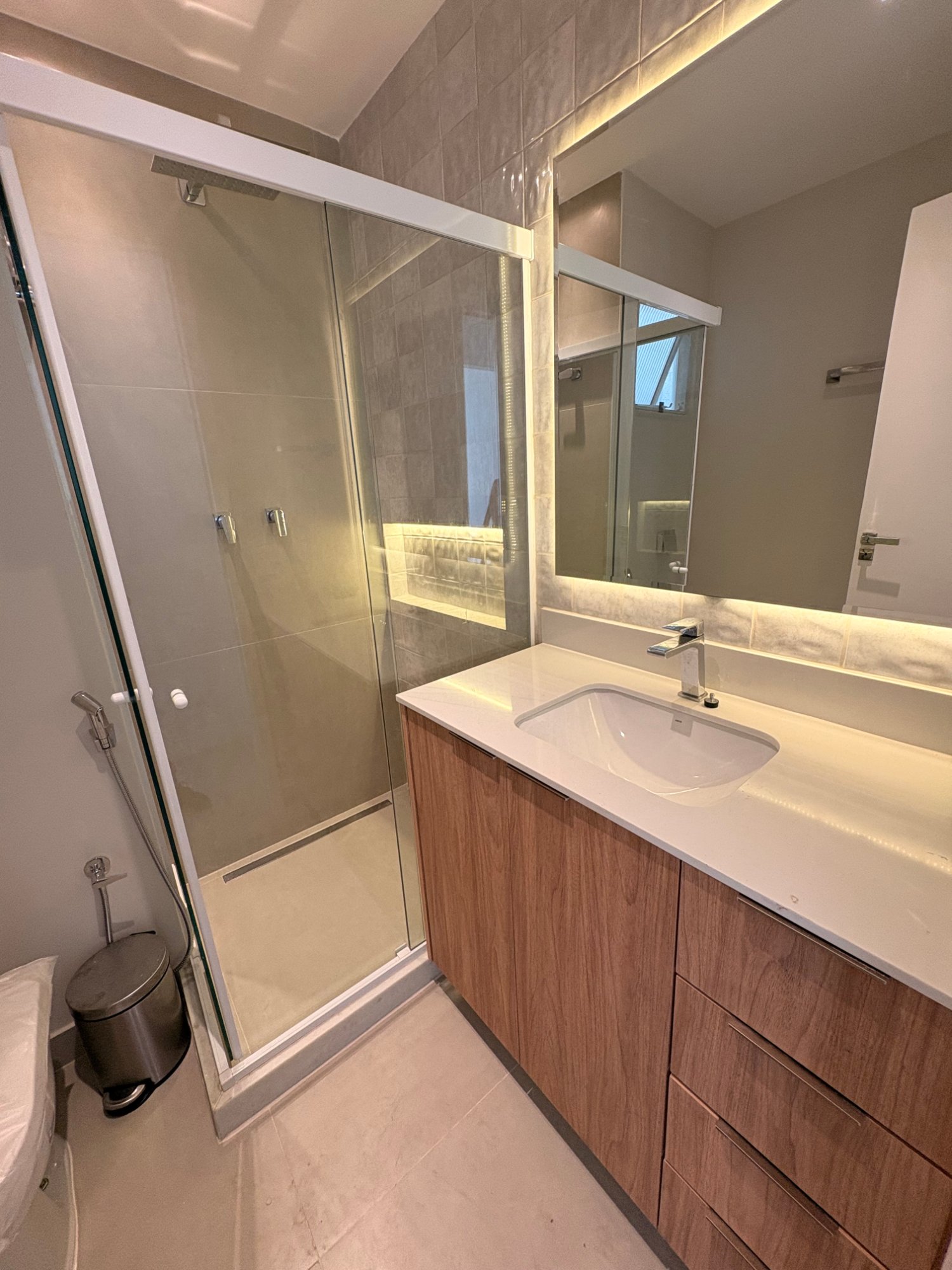 Apartamento de 2 quartos no Leblon