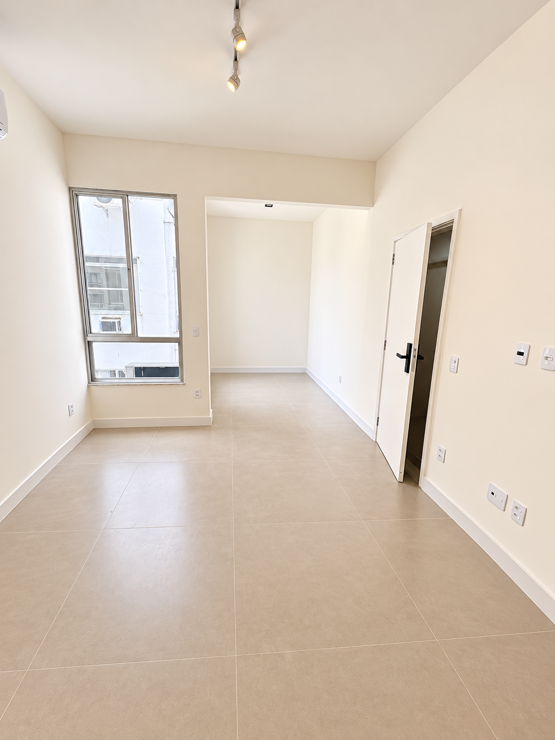 Apartamento de 2 quartos no Leblon