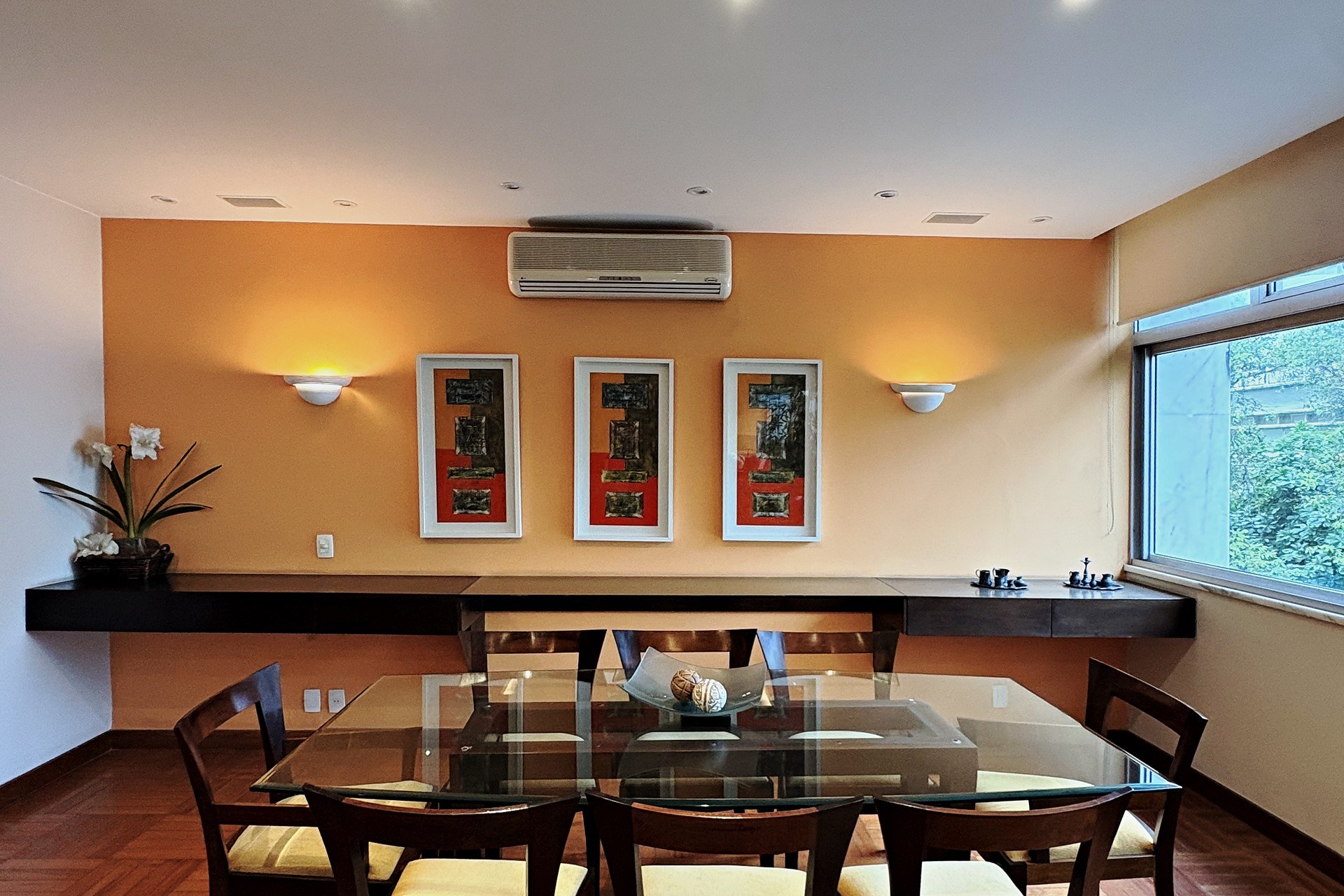 Apartamento de 4 quartos e 3 vagas a uma quadra da praia de Ipanema