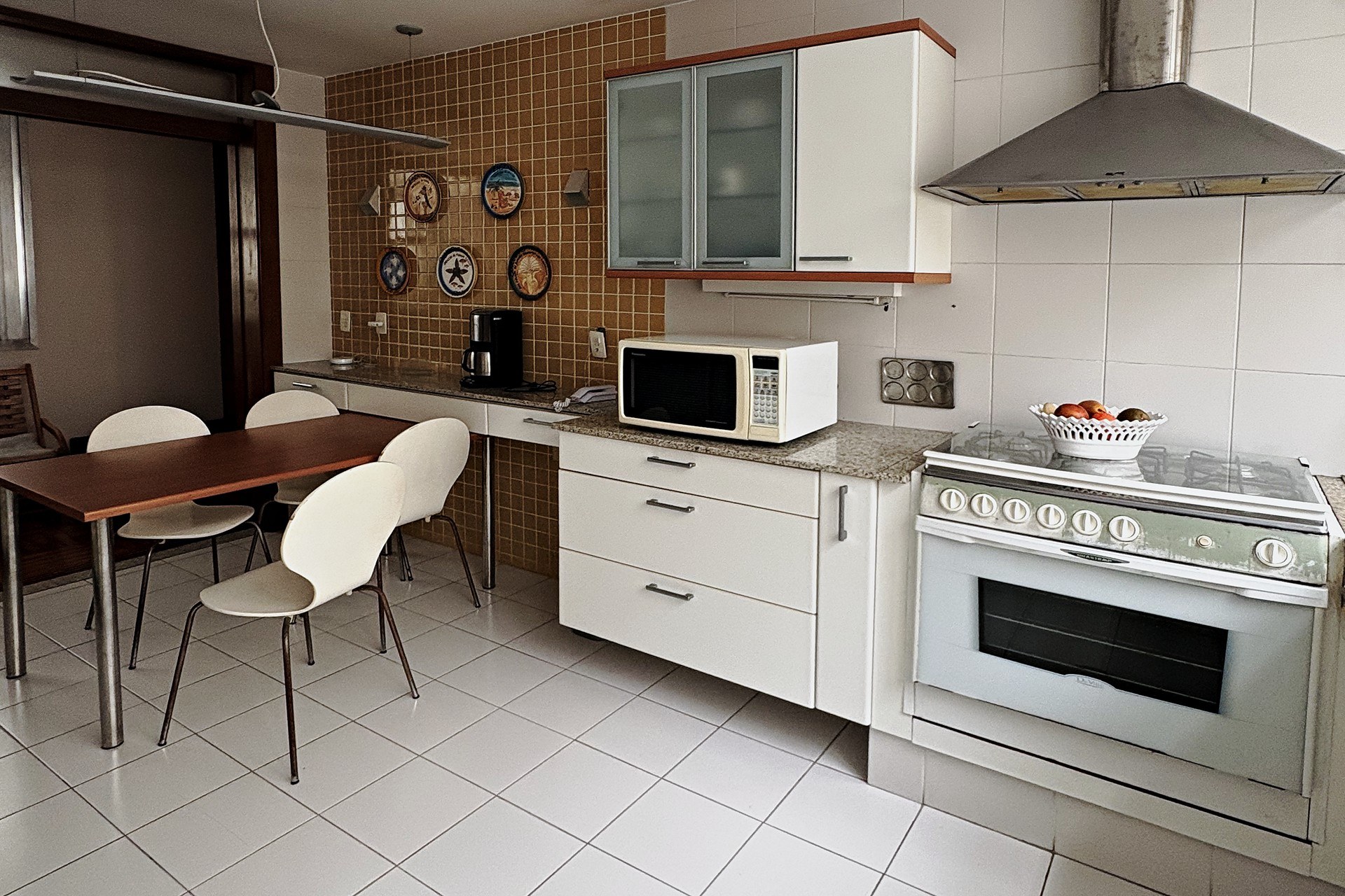 Apartamento de 4 quartos e 3 vagas a uma quadra da praia de Ipanema