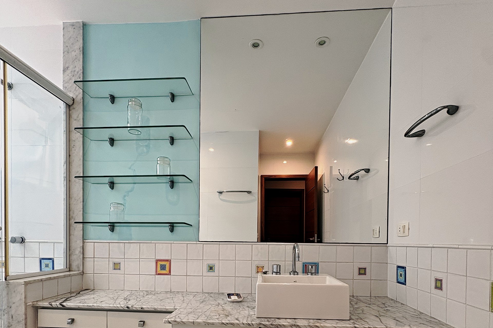 Apartamento de 4 quartos e 3 vagas a uma quadra da praia de Ipanema