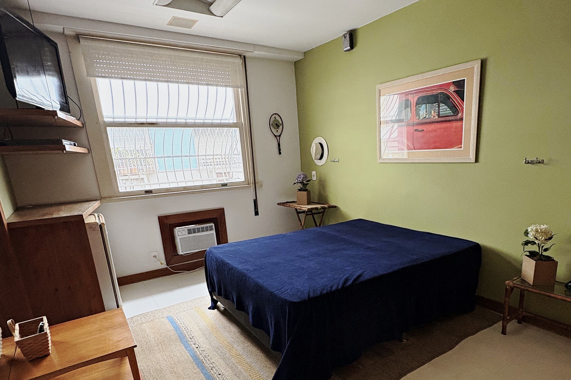 Apartamento de 4 quartos e 3 vagas a uma quadra da praia de Ipanema
