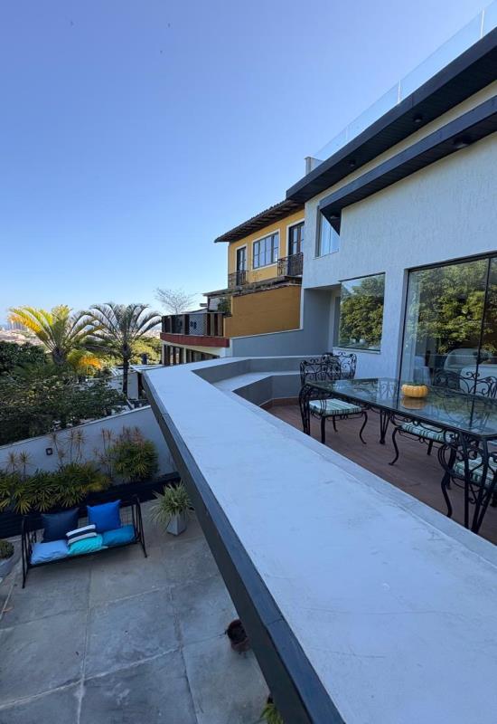 Casa de 500 m² na Barrinha, de frente para a Pedra da Gávea