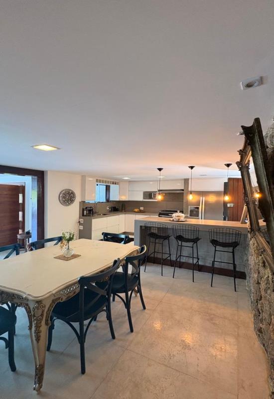 Casa de 500 m² na Barrinha, de frente para a Pedra da Gávea