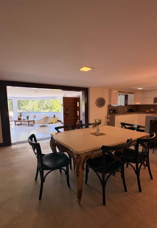 Casa de 500 m² na Barrinha, de frente para a Pedra da Gávea
